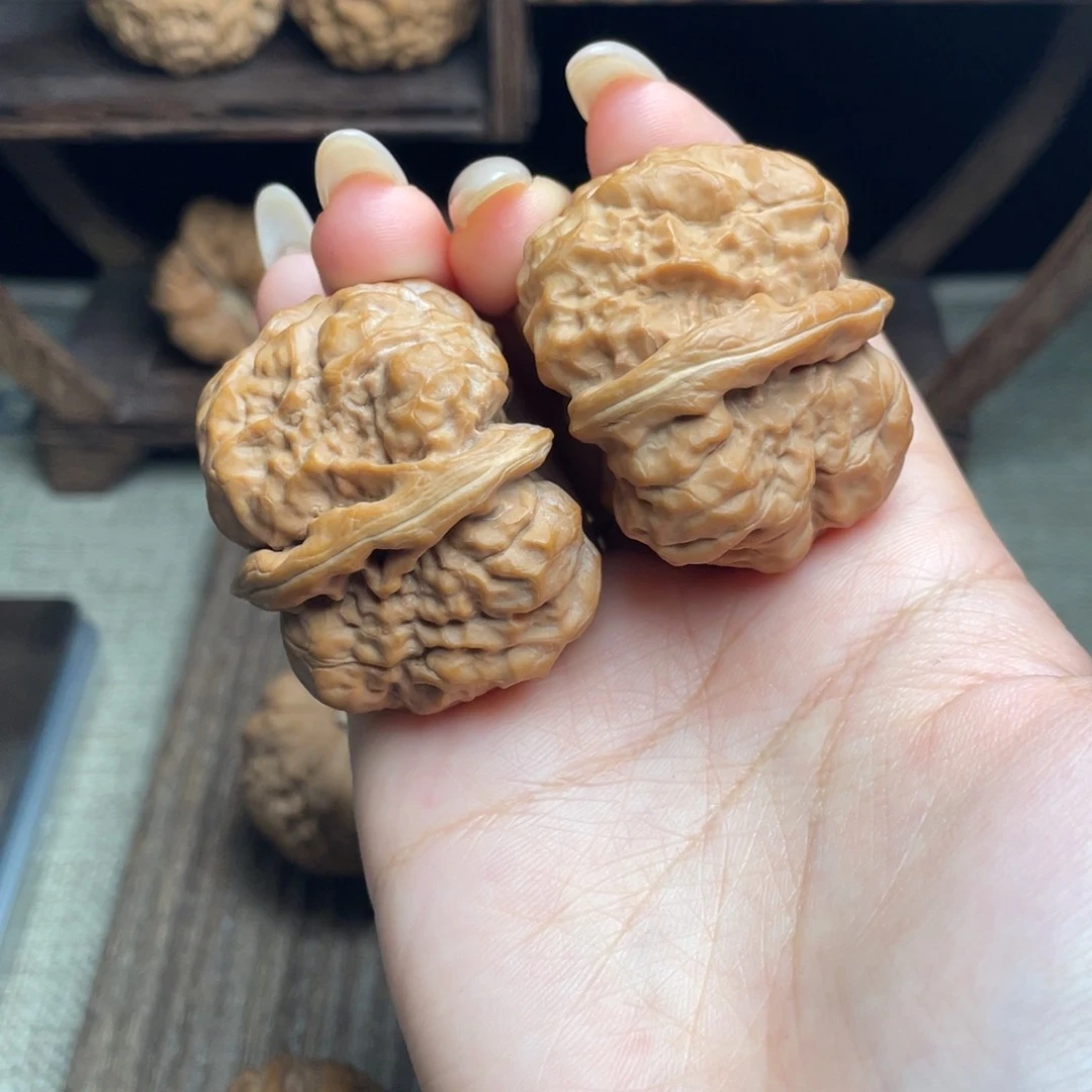 文玩核桃吊坠蛤蟆头41 全品白茬精配克重打手毕业红皮