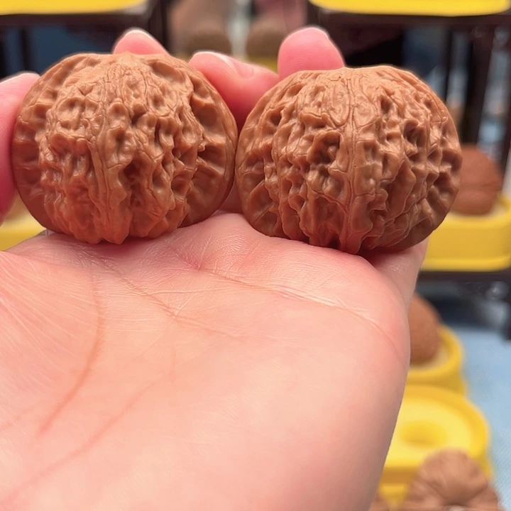 H***M吊坠文玩核桃666888