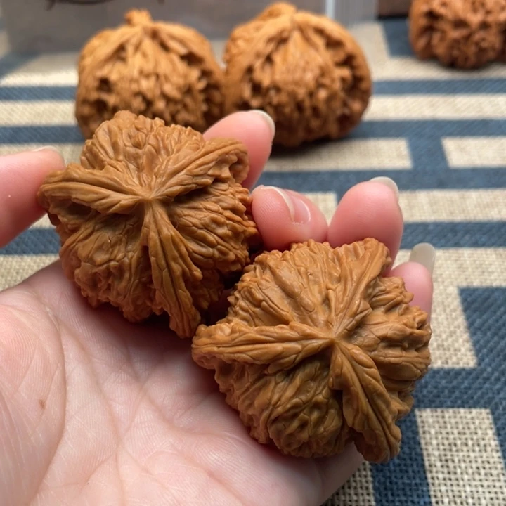 杨***勇核桃白狮子43核桃