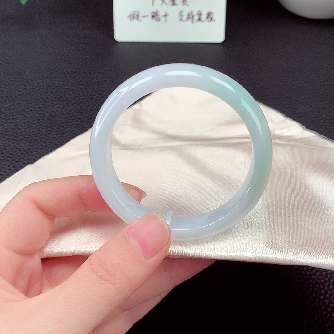 翡翠未镶嵌手镯翡翠