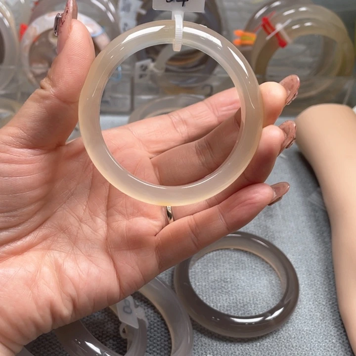 玛瑙/玉髓手镯未镶嵌