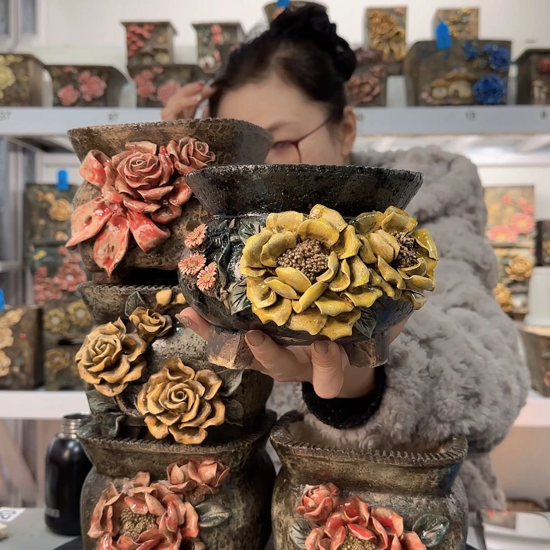 红陶(***）青默花器