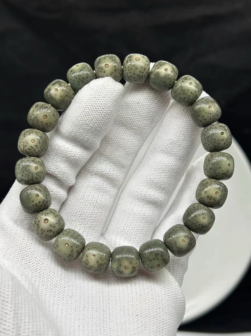 收藏级海南星月菩提石玉料绿冰10X11正月眼睛双留白月朗星稀佛珠