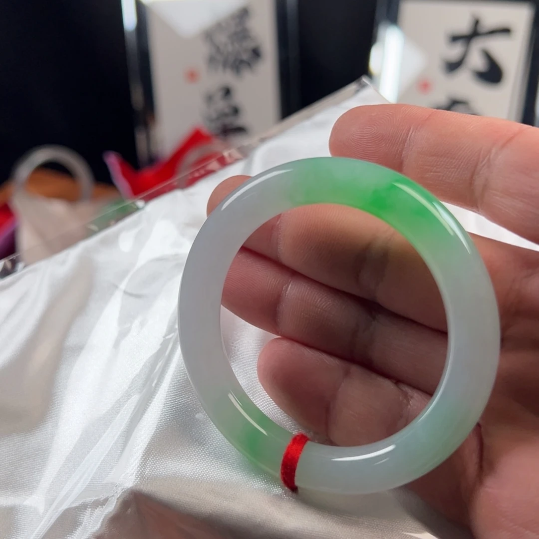 翡翠未镶嵌手镯翡翠手镯