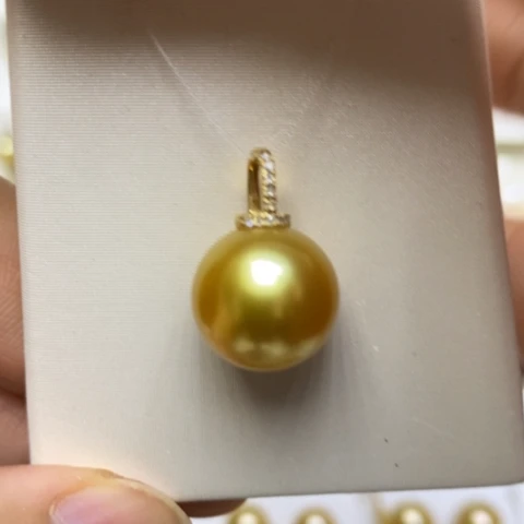 颈饰海水珍珠18K金镶嵌