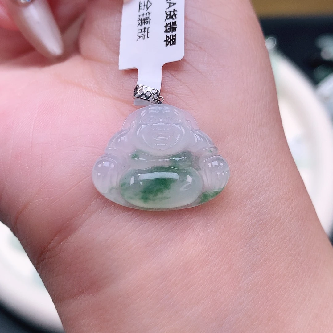 颈饰18K金镶嵌翡翠佛公