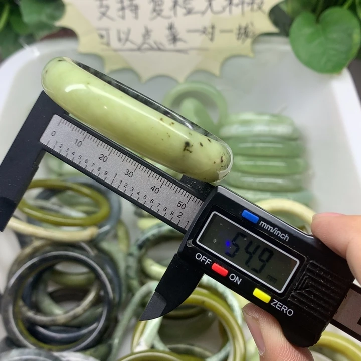 蛇纹石玉未镶嵌手镯72