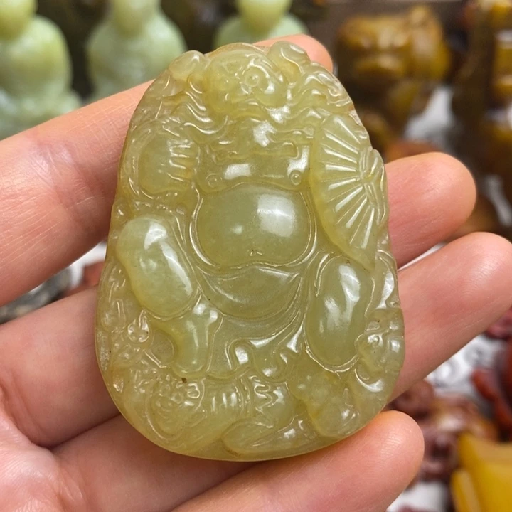 未镶嵌蛇纹石玉颈饰45