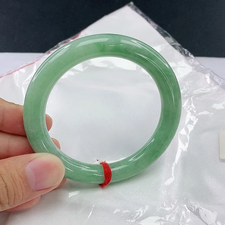 翡翠手镯未镶嵌圈57。8019