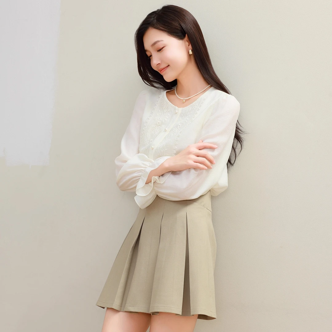 朵以2025春女显瘦百搭上衣商场同款重工刺绣衬衫40DC147025原249