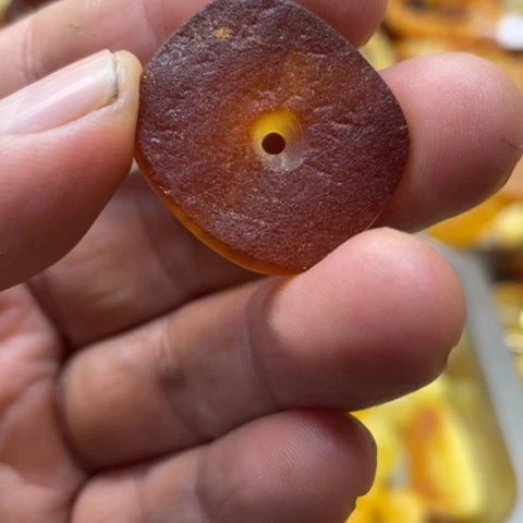 手串植物珀未镶嵌吊坠