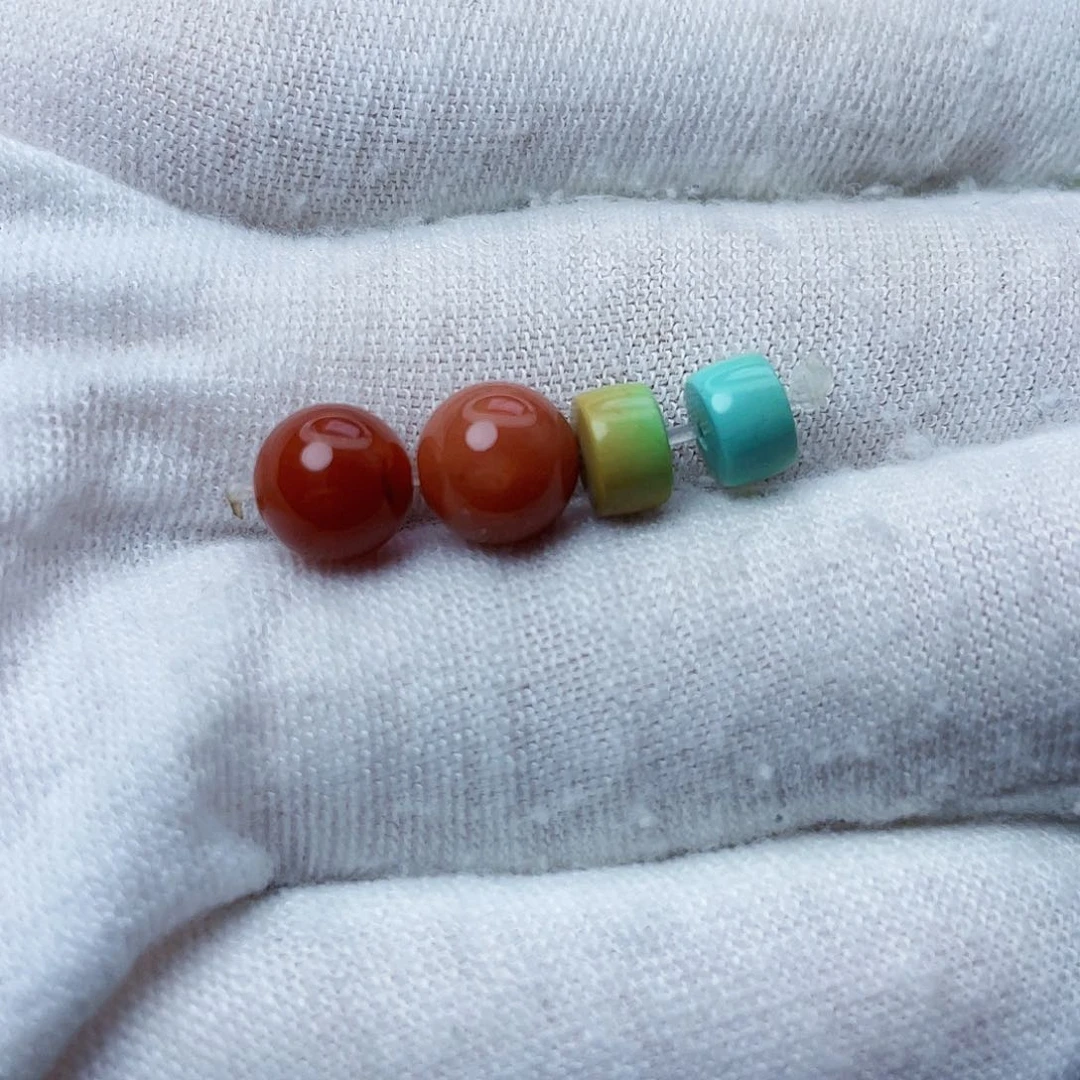 绿松石颈饰未镶嵌