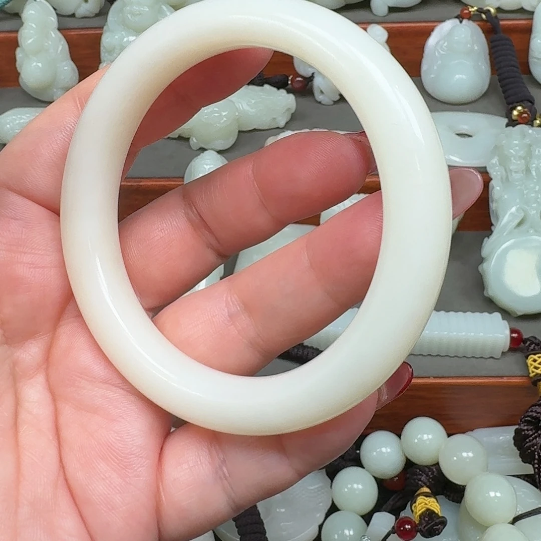 酥***糖和田玉未镶嵌把件