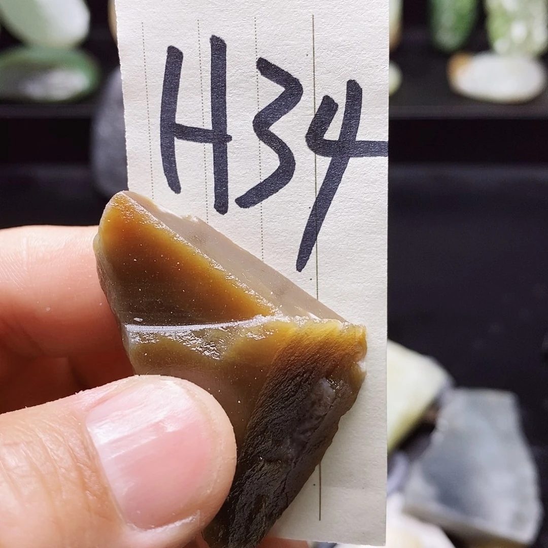 和田玉（糖玉）未镶嵌珠宝半成品兔*