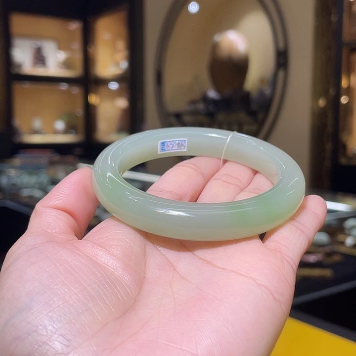 未镶嵌手镯和田玉58.5#63.56g