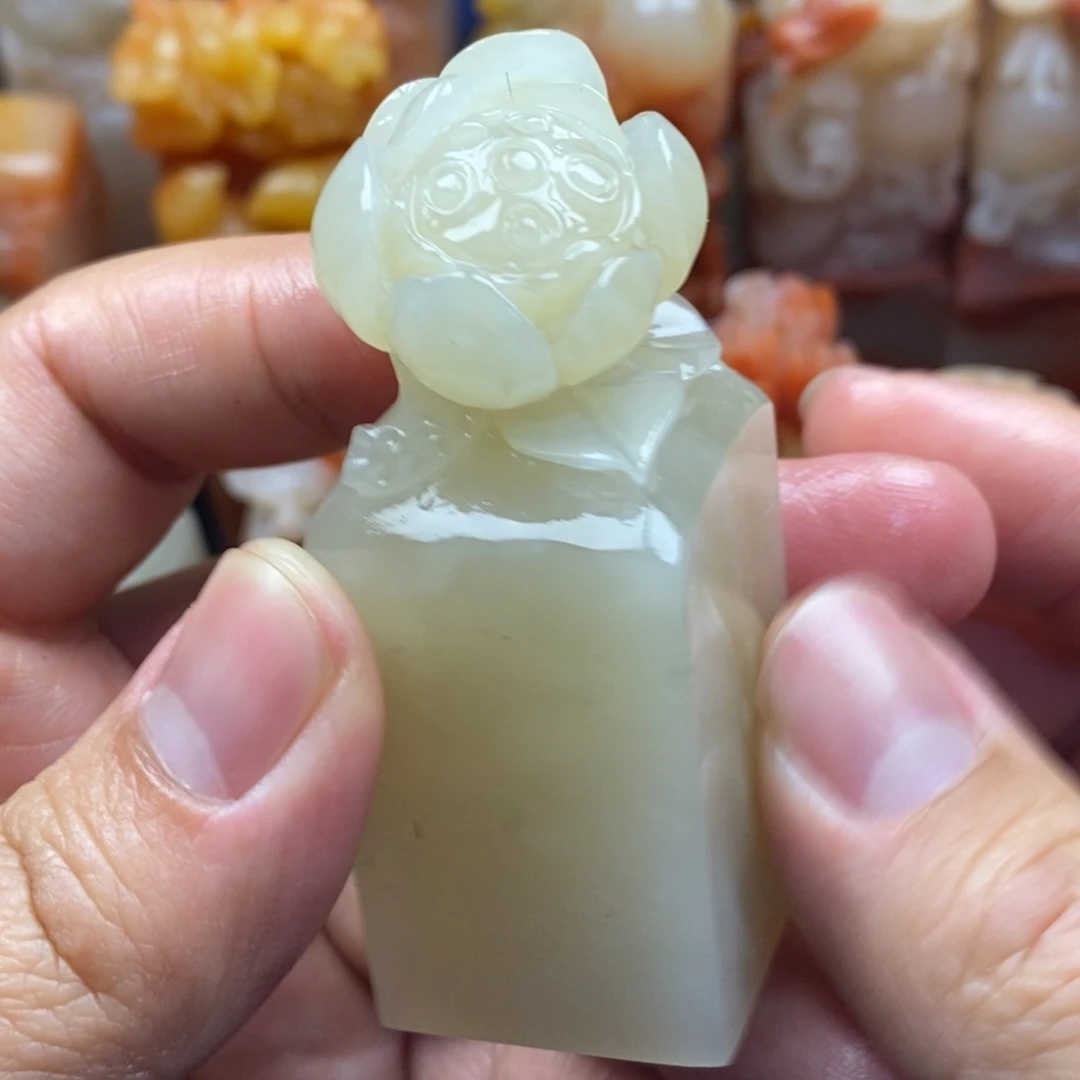 寿山石印石老挝巧雕 荷花