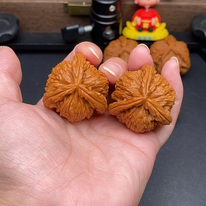 肥***7文玩核桃把件白奔