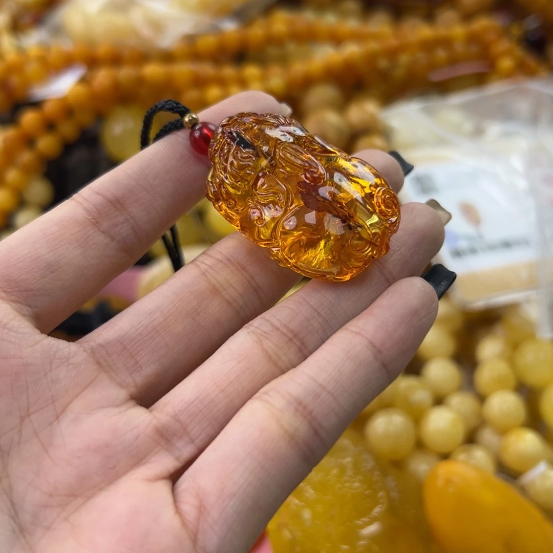 琥珀珠宝奇石未镶嵌