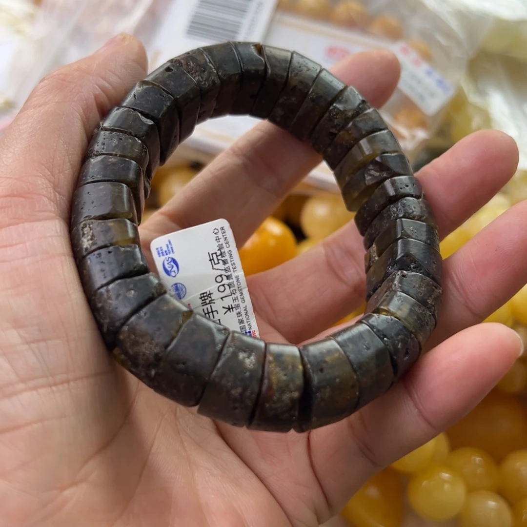 琥珀珠宝奇石未镶嵌