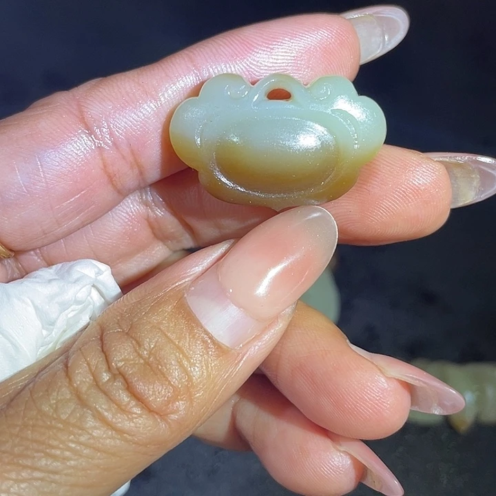 和田玉（糖玉）未镶嵌颈饰
