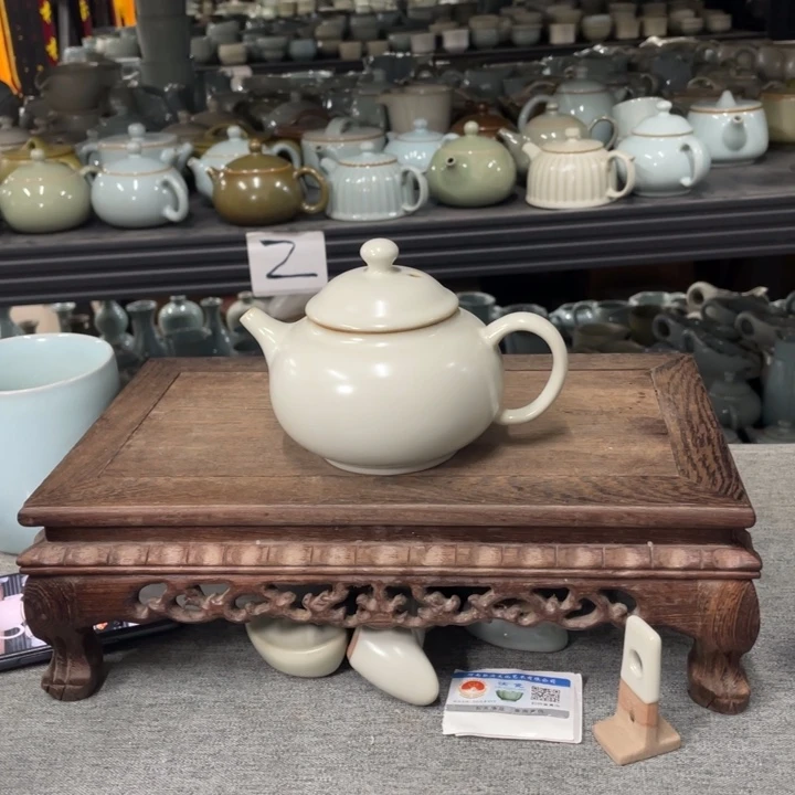 摆件月白釉支烧大容天壶