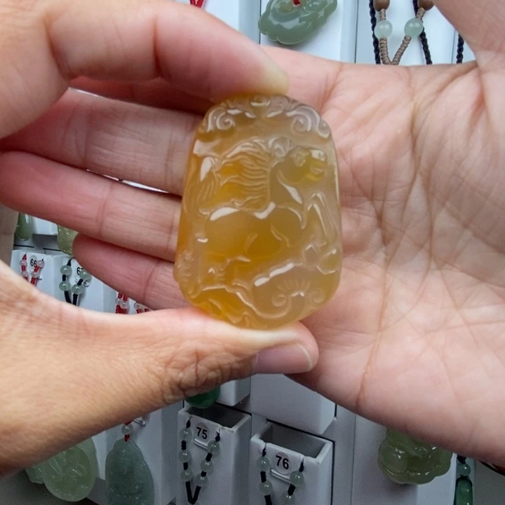 雨***夏玛瑙/玉髓未镶嵌颈饰
