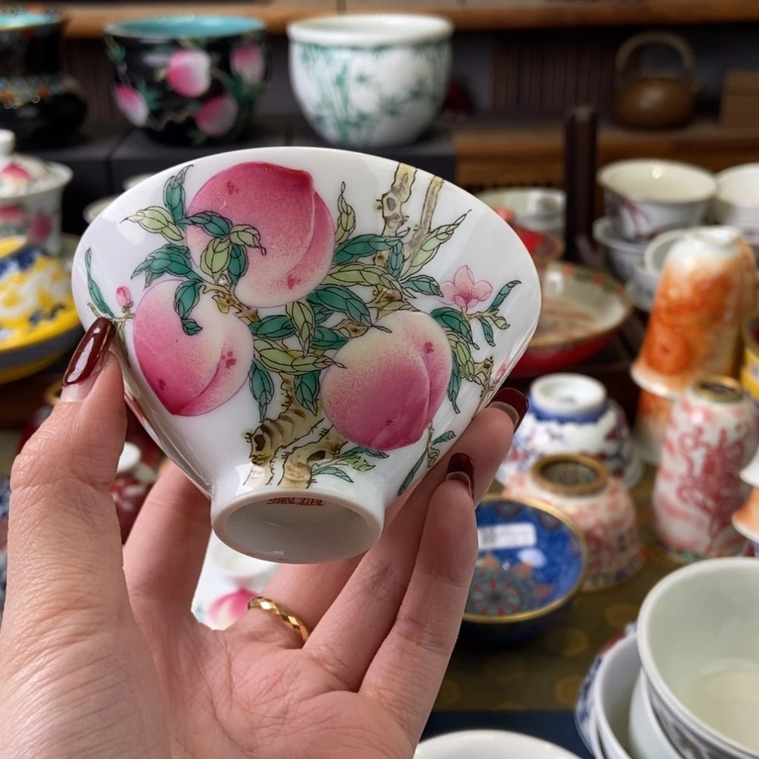 陶瓷艺术家的作品是一种