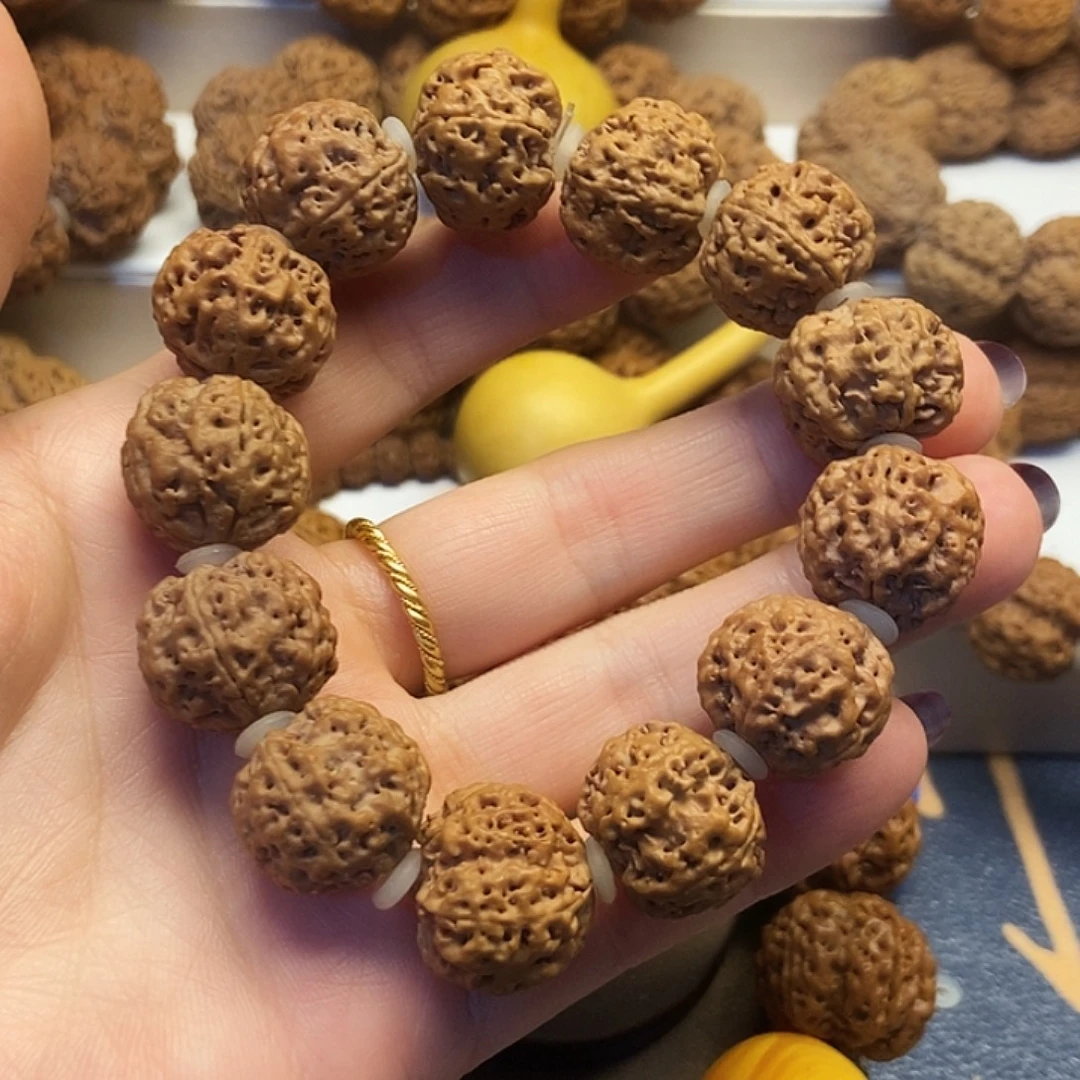 金刚菩提吊坠蜂王梅花