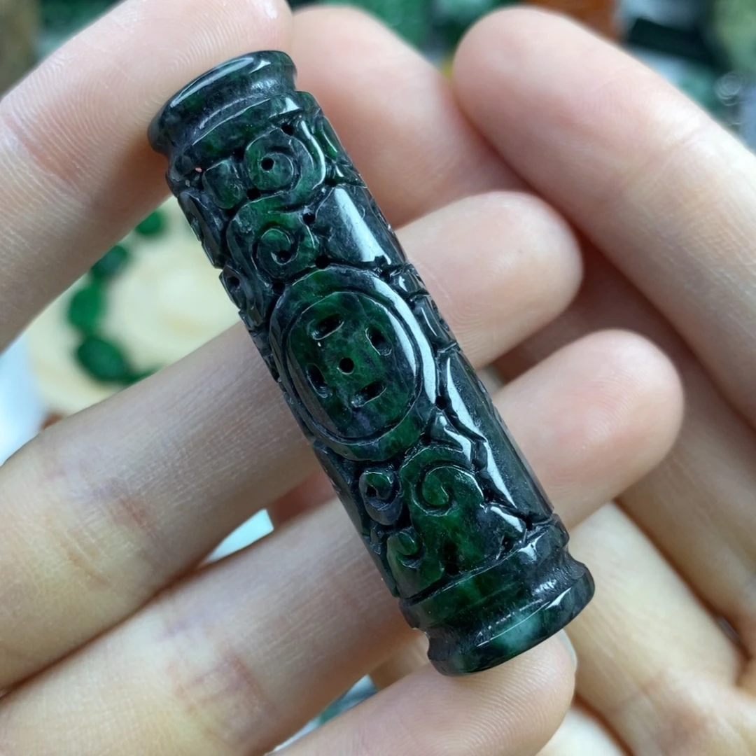 翡翠颈饰未镶嵌吊坠