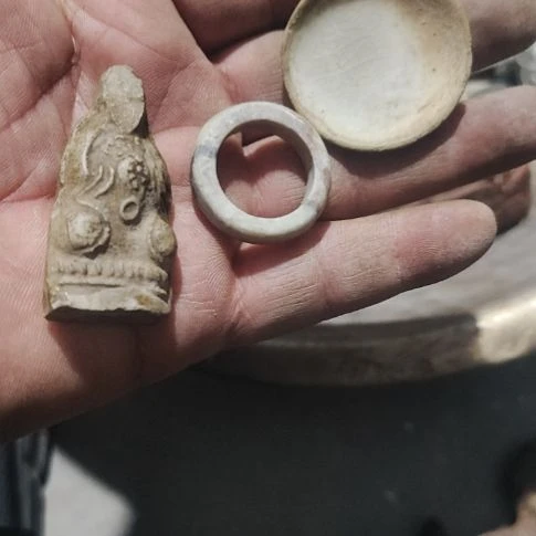 尊***务品相如图所示看好下单共三个
