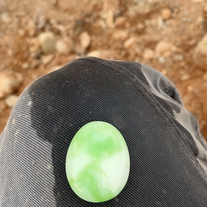 石英质玉未镶嵌颈饰