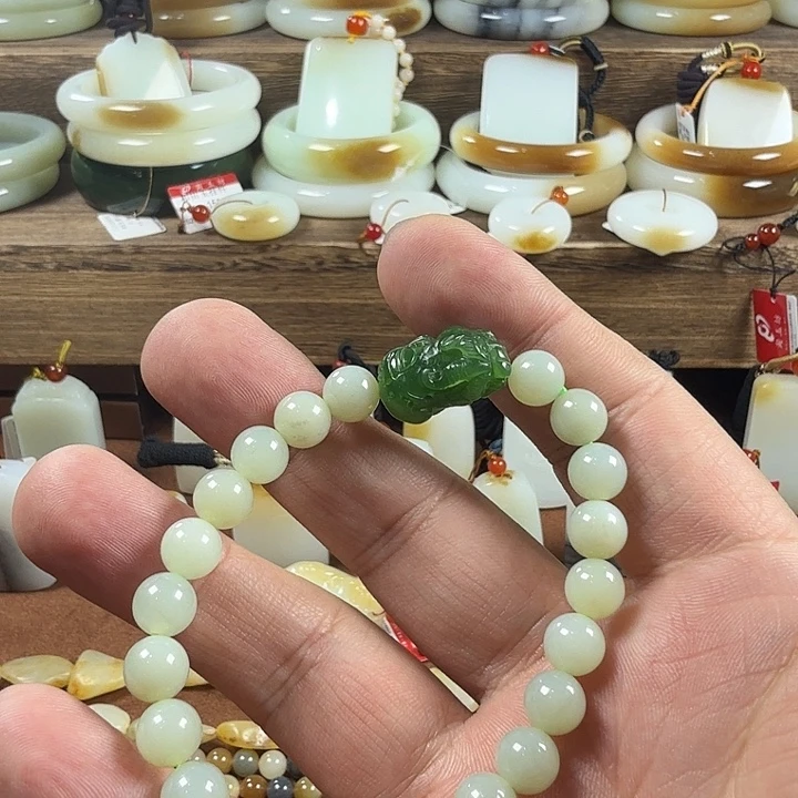 和田玉（糖玉）未镶嵌挂件