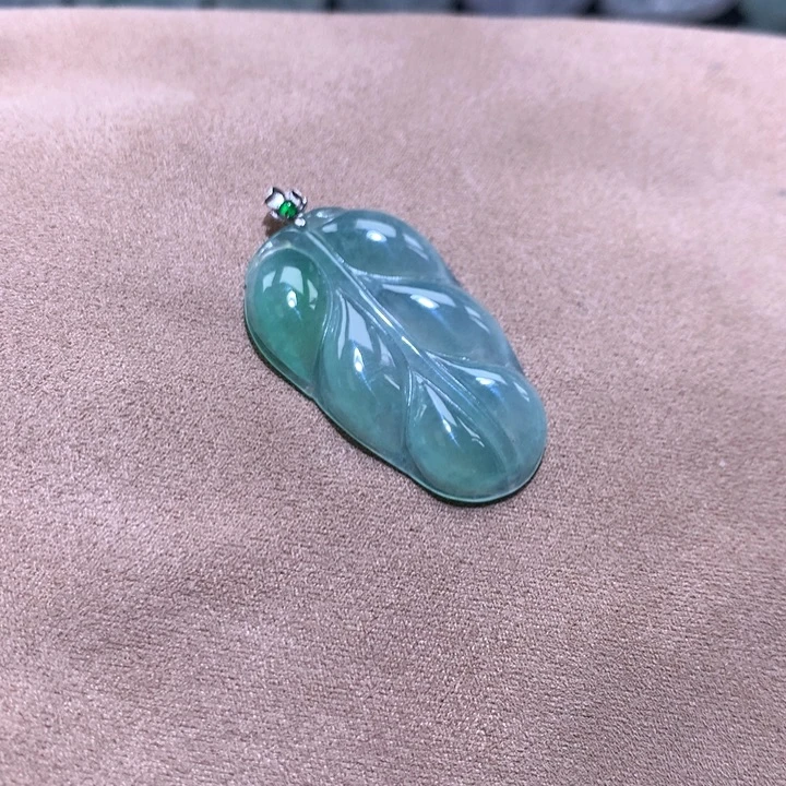 翡翠18K金镶嵌颈饰缅甸翡翠