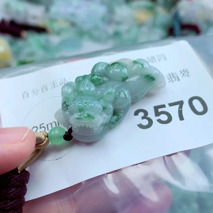 吊坠(不含链)未镶嵌翡翠