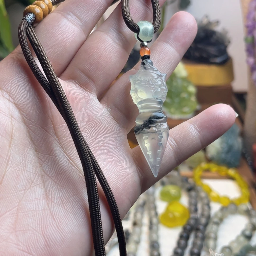 未镶嵌蛇纹石玉吊坠