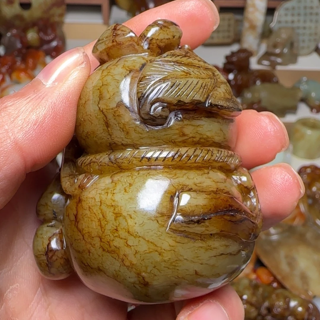 幸***。和田玉未镶嵌颈饰