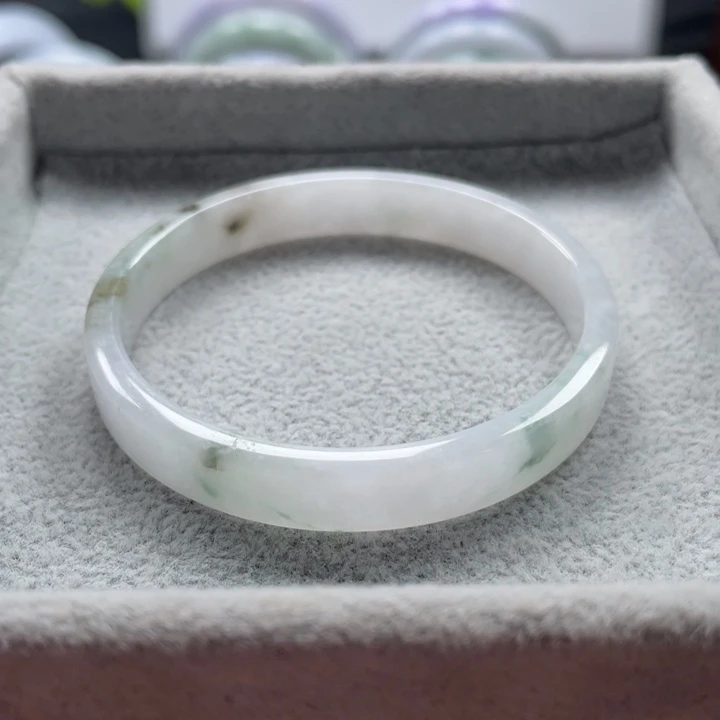 翡翠未镶嵌手镯手镯