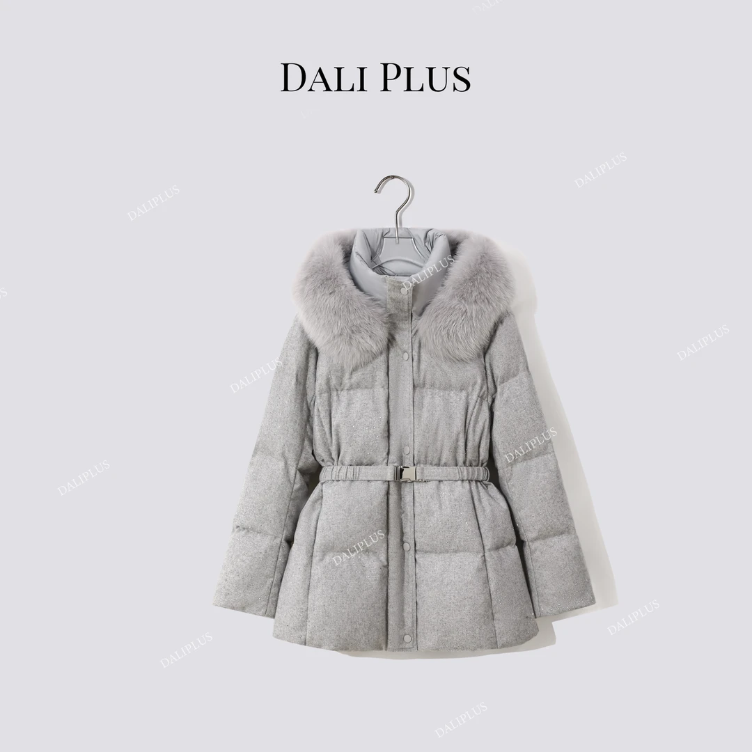DALI PLUS“连帽烫钻90鹅绒服”狐狸毛羽绒服-D5CH4748