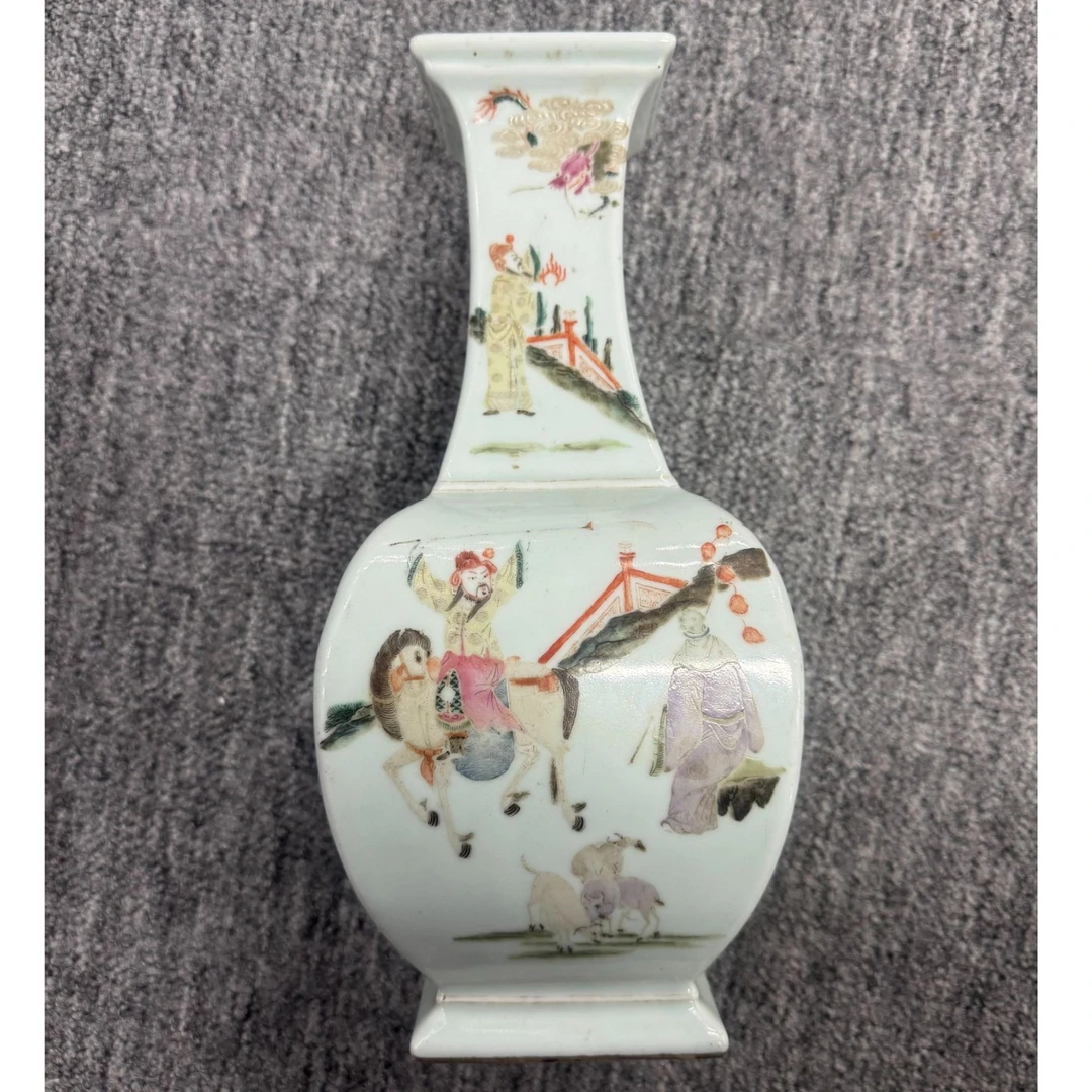 174 民国 粉彩人物方瓶-517