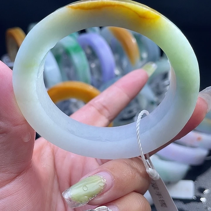 未镶嵌翡翠手镯定制翡翠