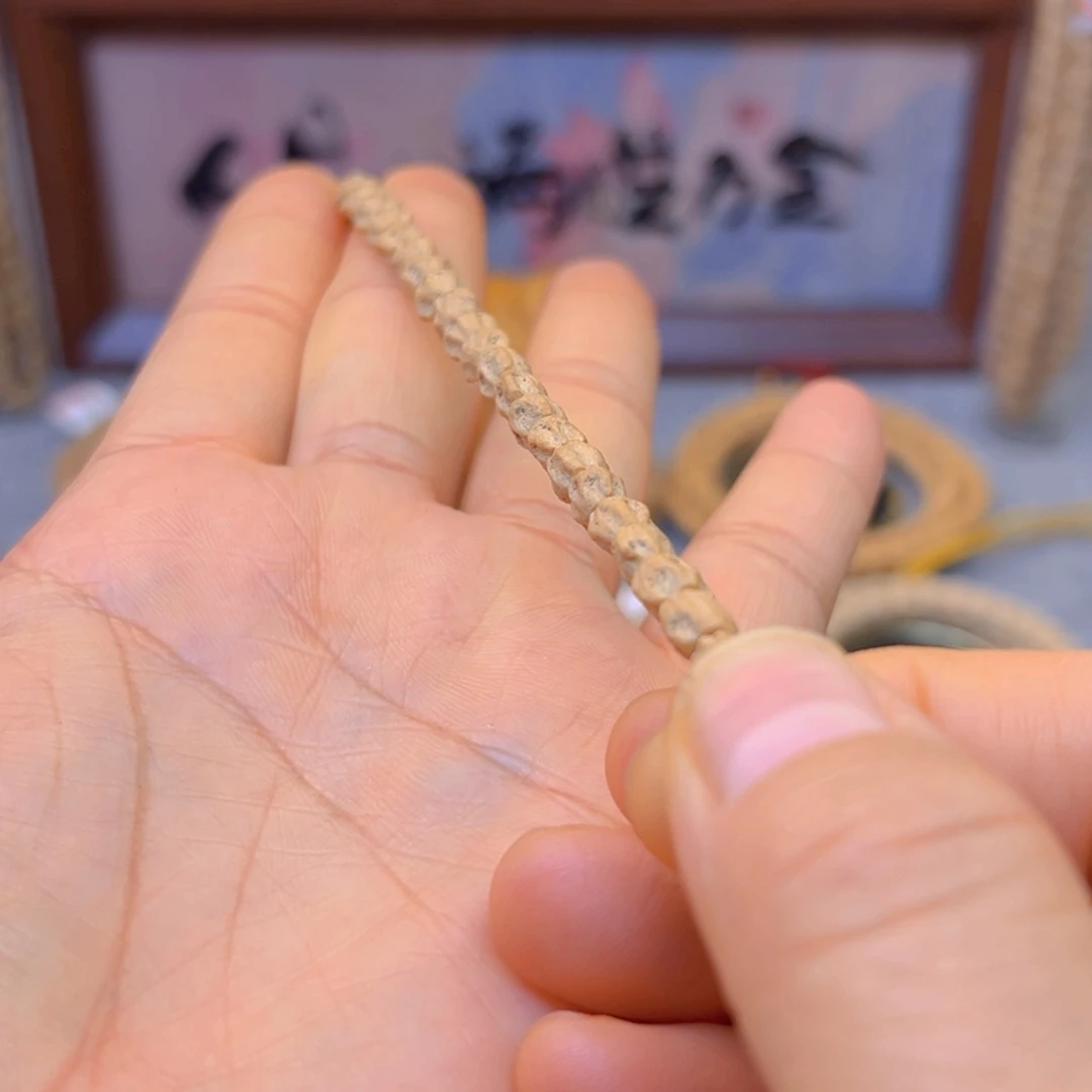 柏香籽/百香籽吊坠拒***绝