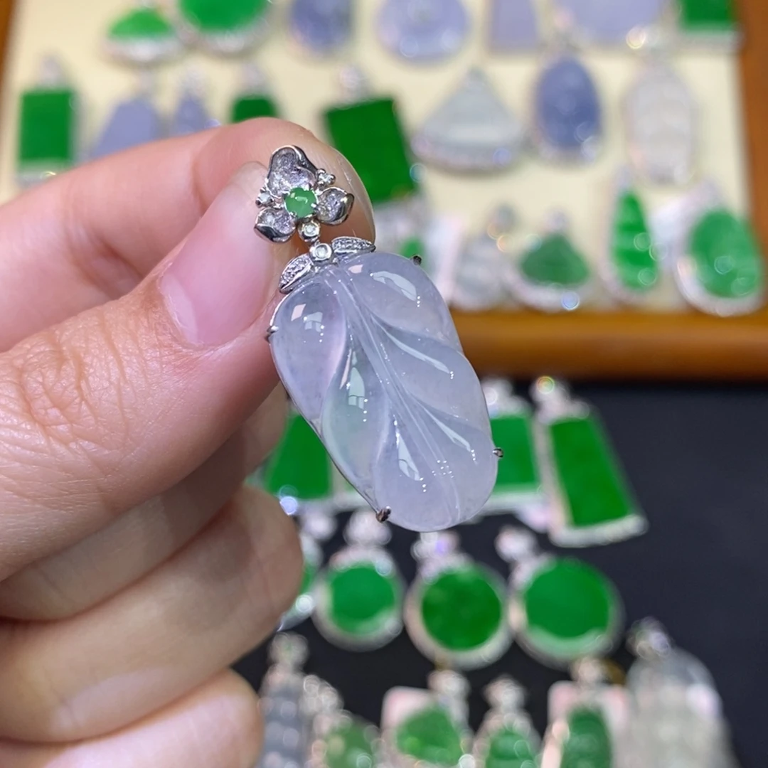 翡翠吊坠(不含链)18K金镶嵌