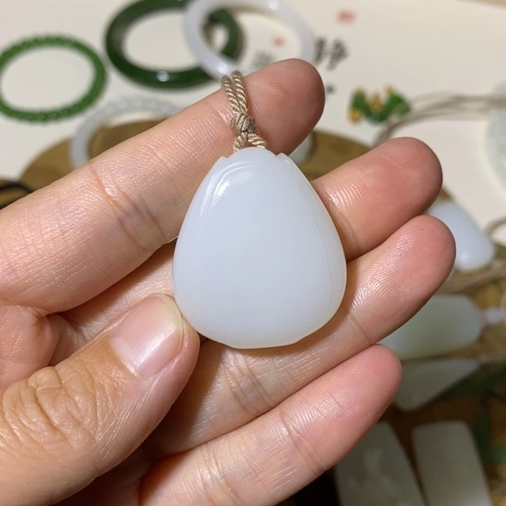 和田玉未镶嵌吊坠(不含链)