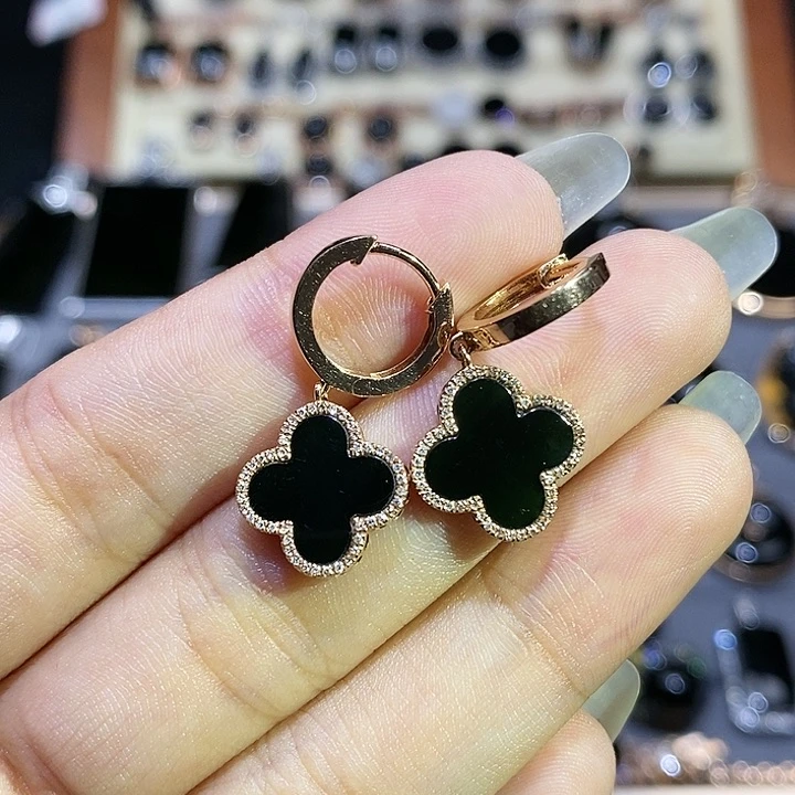 18K金镶嵌翡翠耳饰四叶草