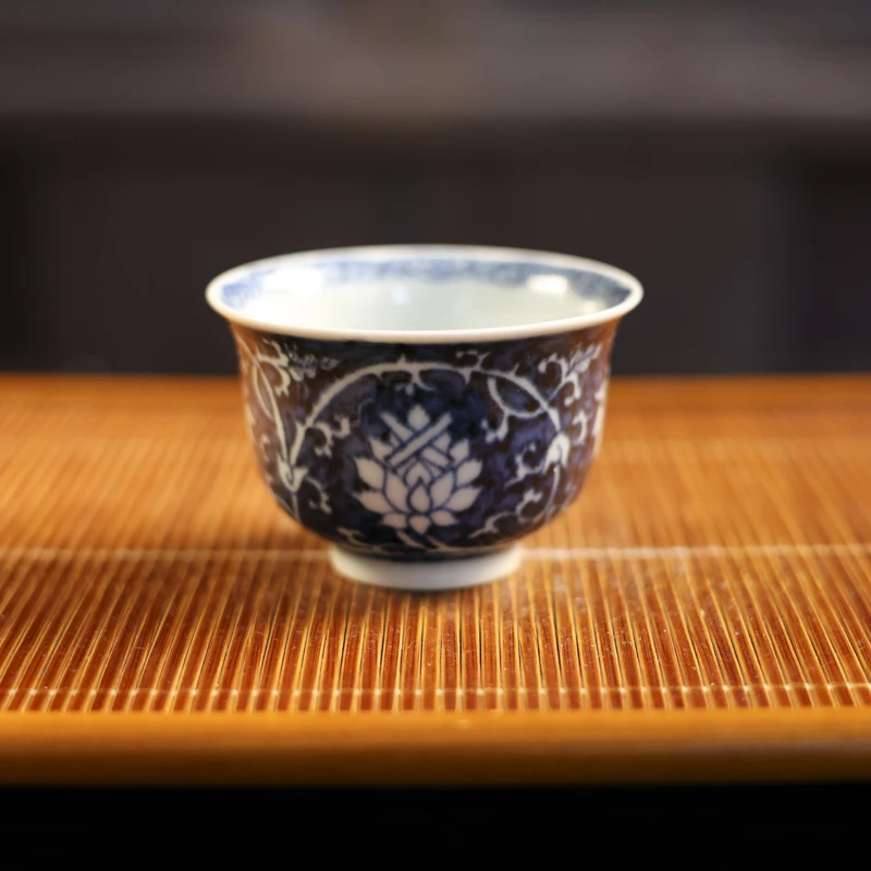 斋居 填地缠枝花卉铃铛杯（翁宿瑕S0164）