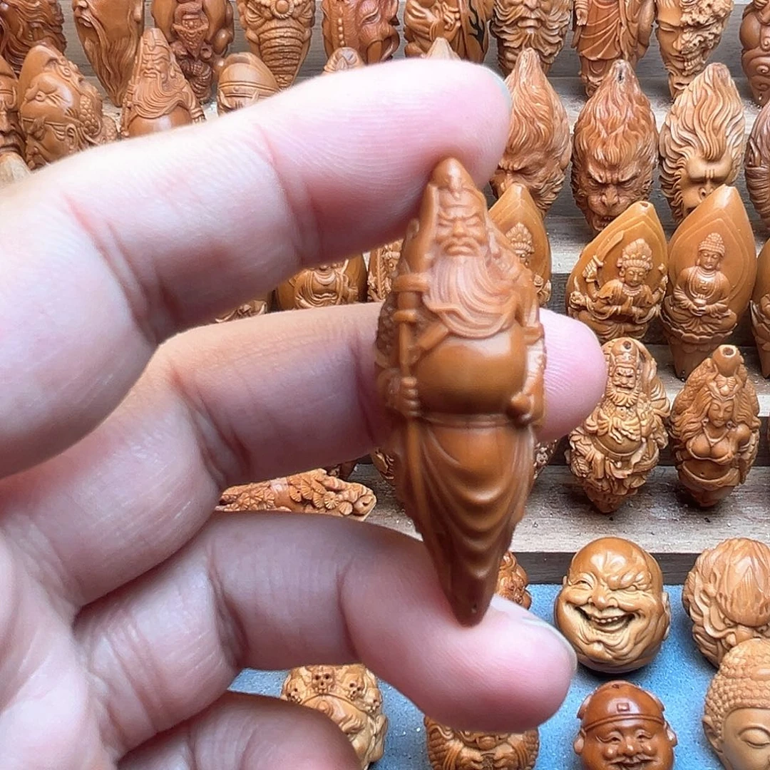 橄榄核吊坠18关公