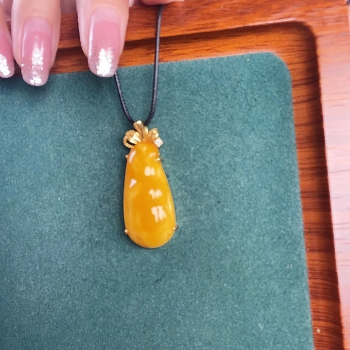 银S925镶嵌颈饰蜜蜡吊坠