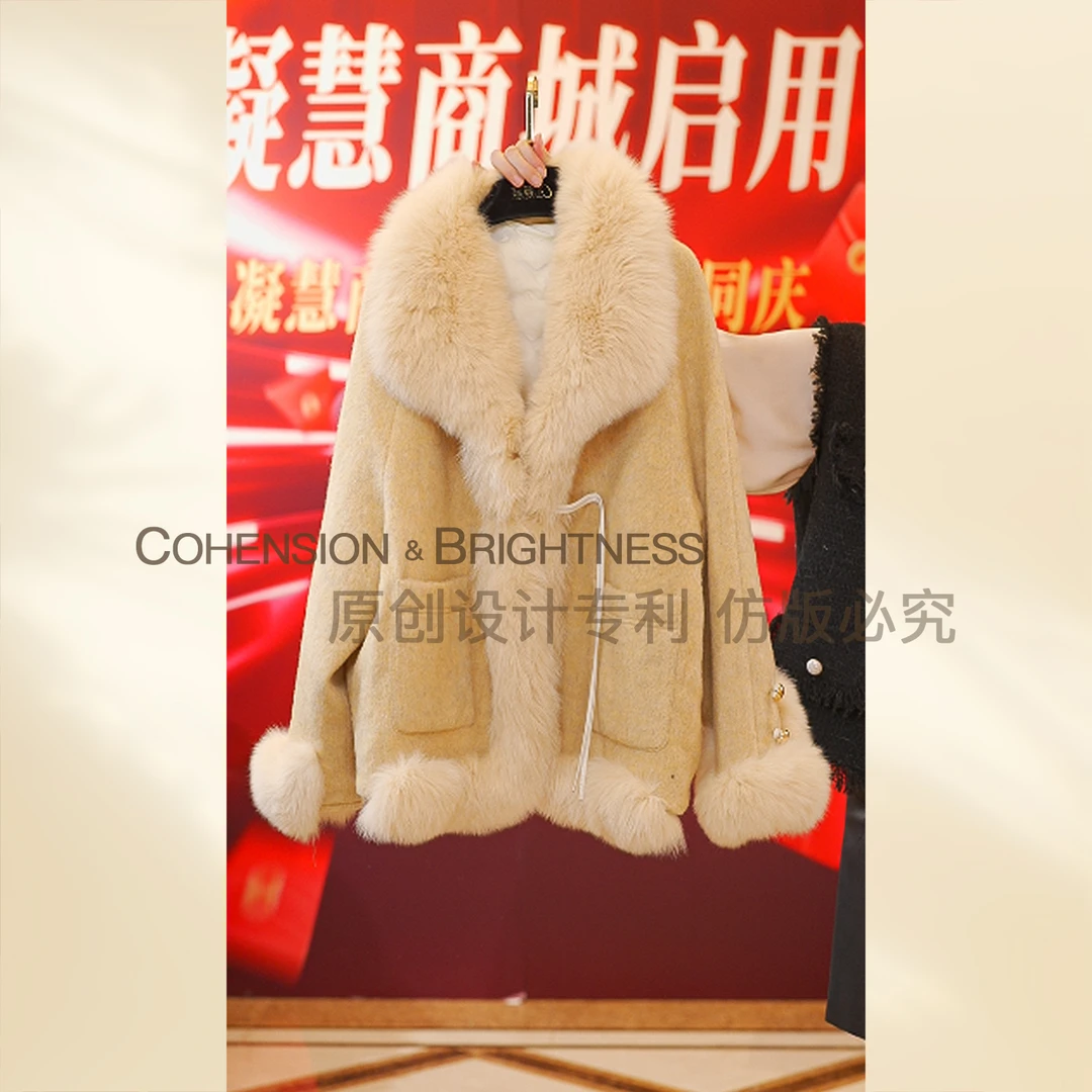 凝慧【芙罗拉】冬季进口狐狸毛皮草白鹅绒双面呢子羽绒服YQ800