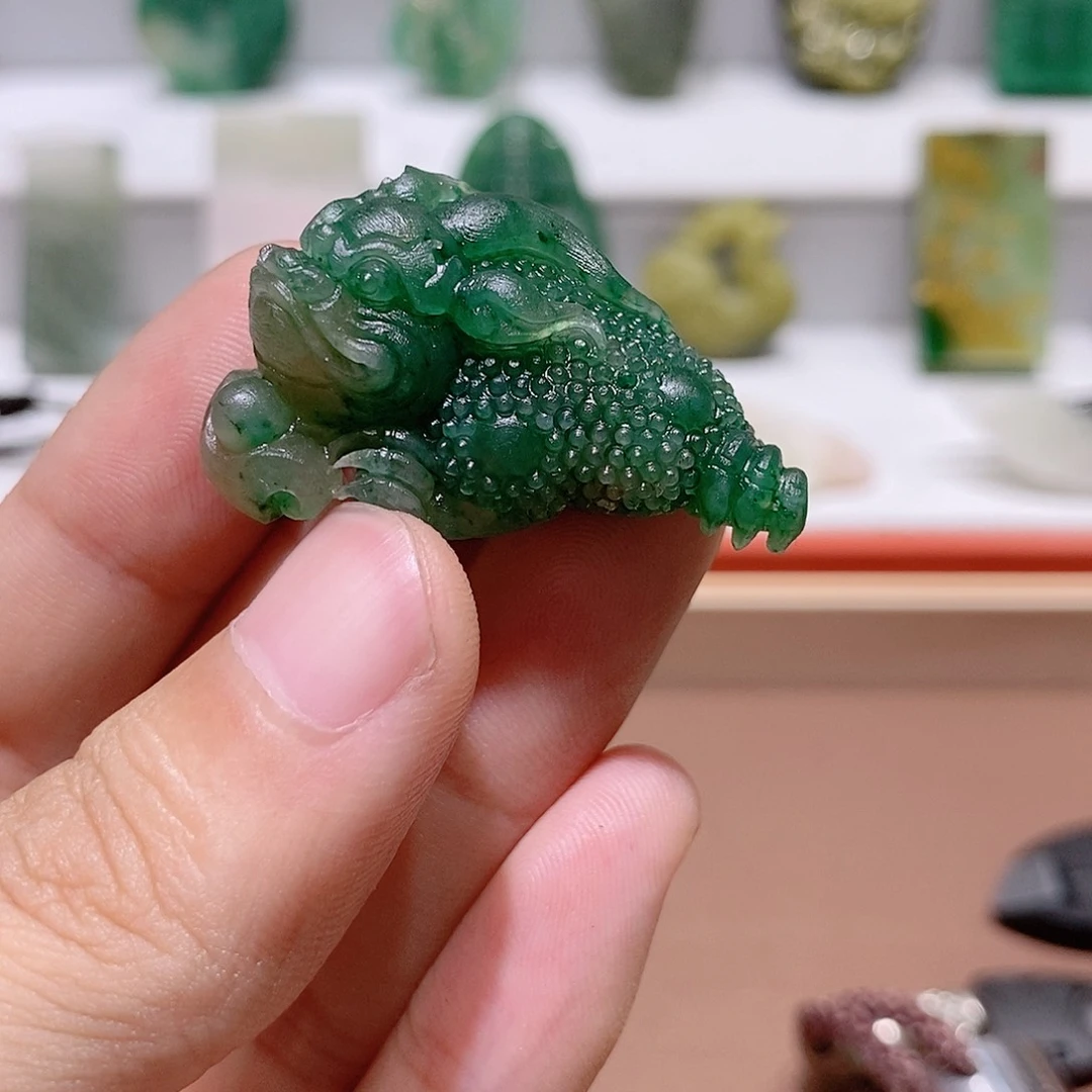 独山玉未镶嵌吊坠