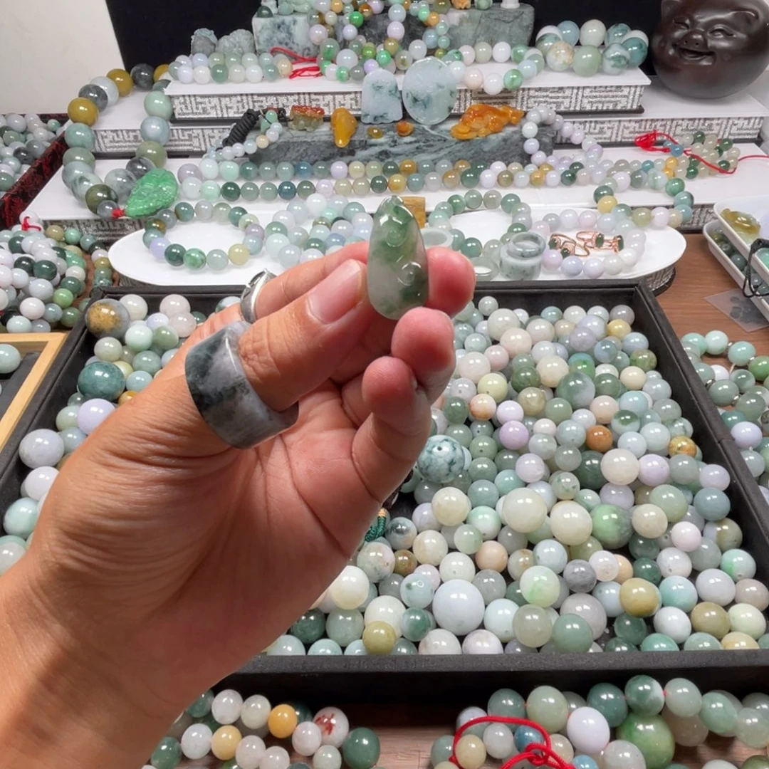翡翠未镶嵌颈饰88